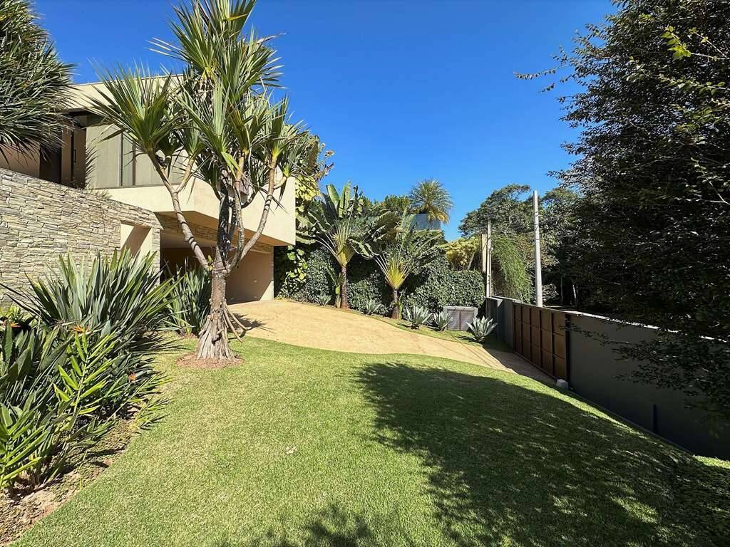  - Cond. Vila de São Fernando - impecável! Adega, gourmet, piscina, academia!