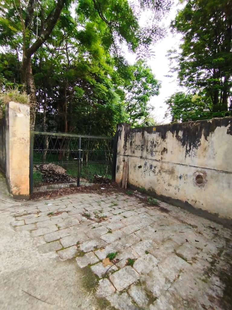  - Chác. do Refúgio (LOTE) Est Zurique AT: 2.532 m² - ZUM (Zona Uso Misto)