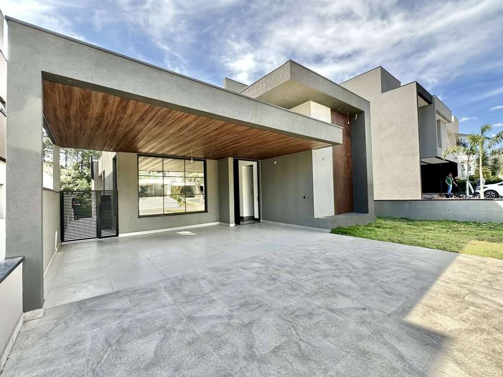 Casa à venda com 5 quartos, 411,84m² - Jardim do Golf I,