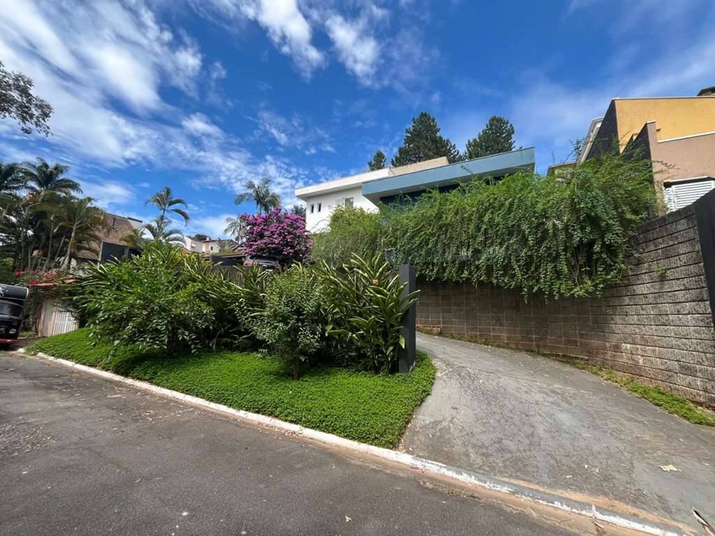 Casa à venda com 3 quartos, 682,50m² - Jardim do Golf I,