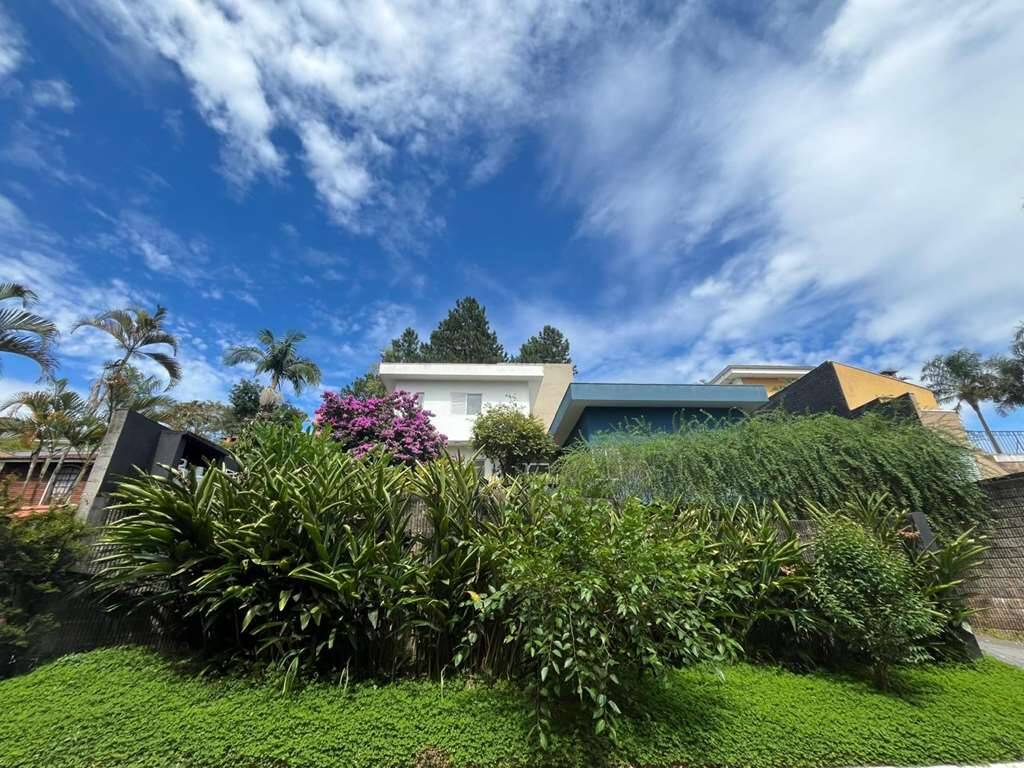 Casa à venda com 3 quartos, 682,50m² - Jardim do Golf I,