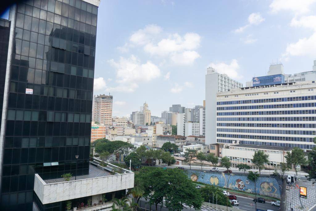 Apartamento de 2 dormitórios na Av. Brigadeiro Luis Antonio - M Baroni Prime