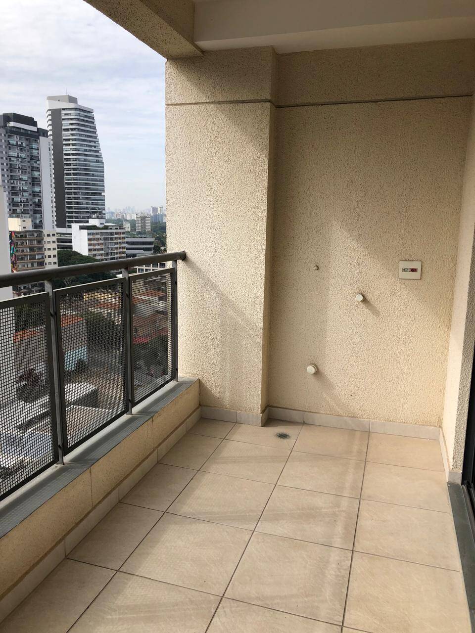  - APARTAMENTO À VENDA EM PINHEIROS