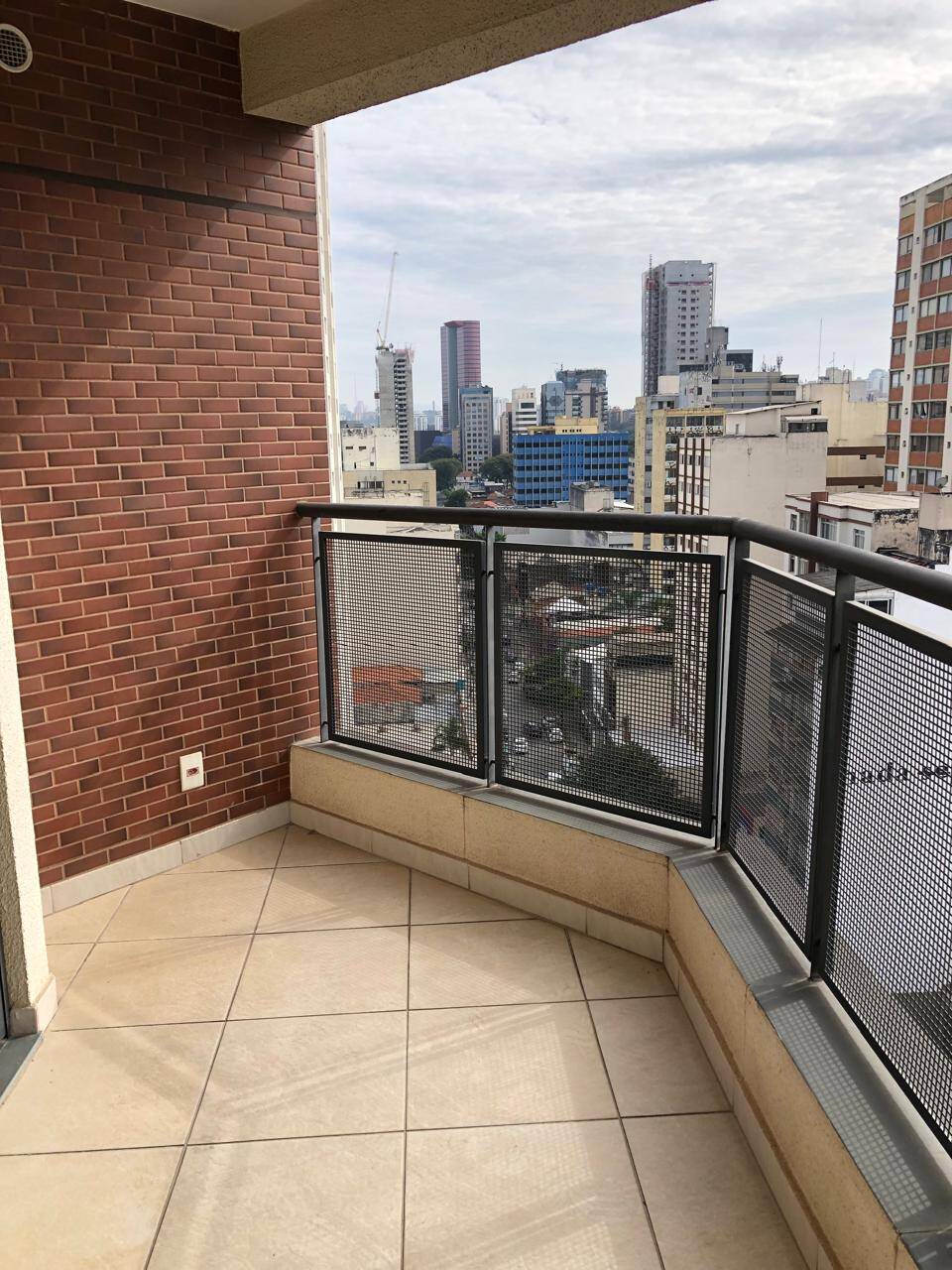  - APARTAMENTO À VENDA EM PINHEIROS