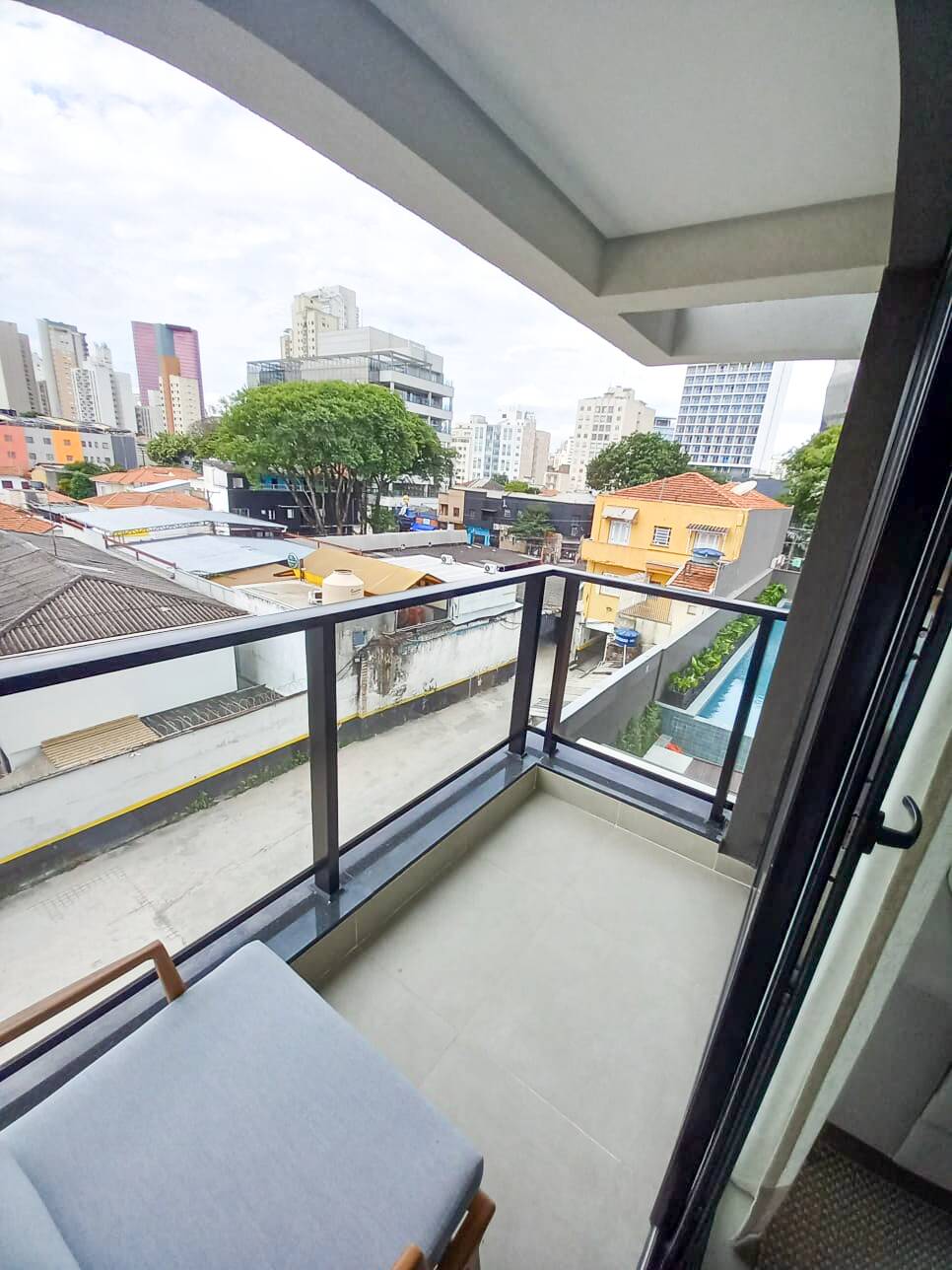 Apartamento em PINHEIROS Mobiliado com: 40,00 m² de área útil - M Baroni Prime