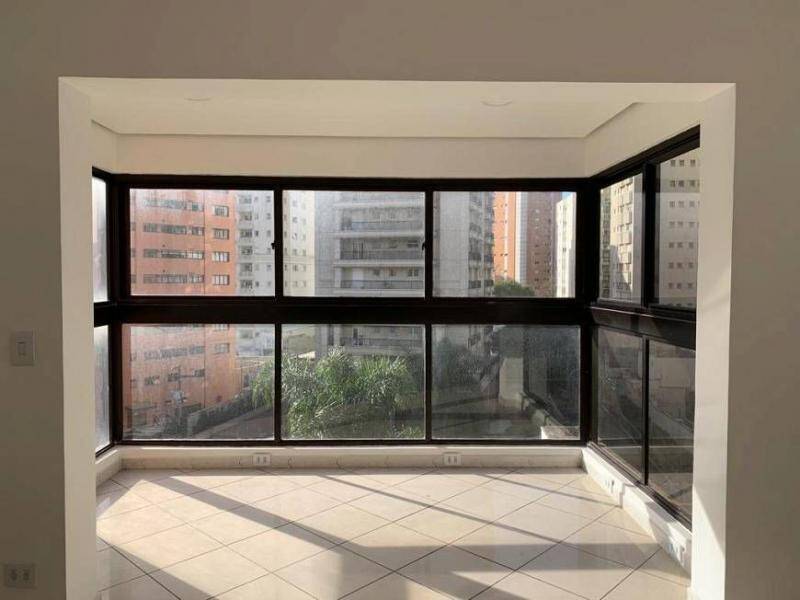  - Apartamento no Bairro VILA NOVA CONCEIÇÃO com: 127m² de Área Útil