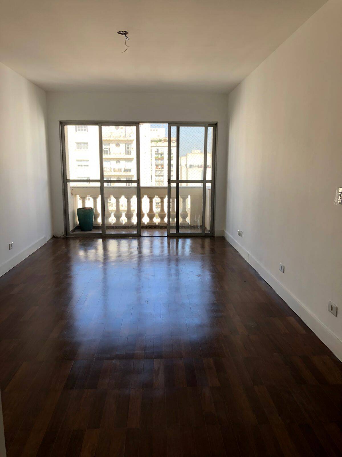  - Apartamento com 3 dormitórios para locação no Jardim Paulista