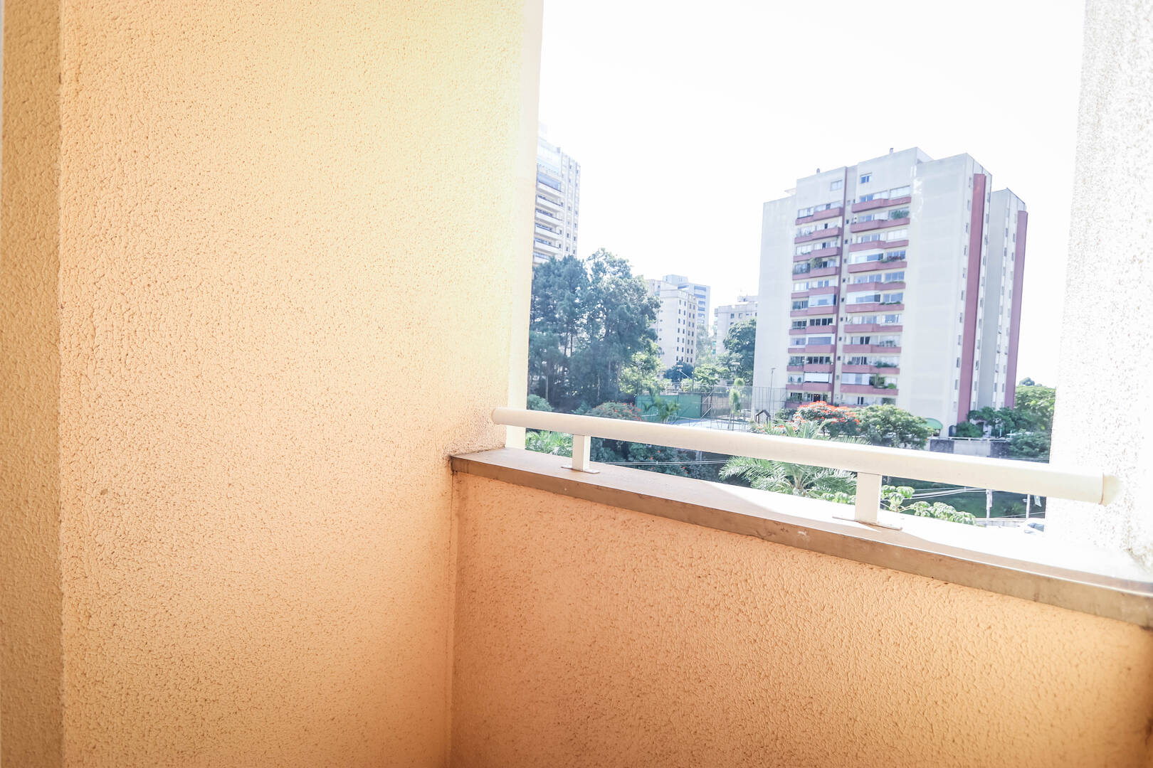  - Apartamento no Morumbi. Vista permanente. Pequena entrada saldo financiado