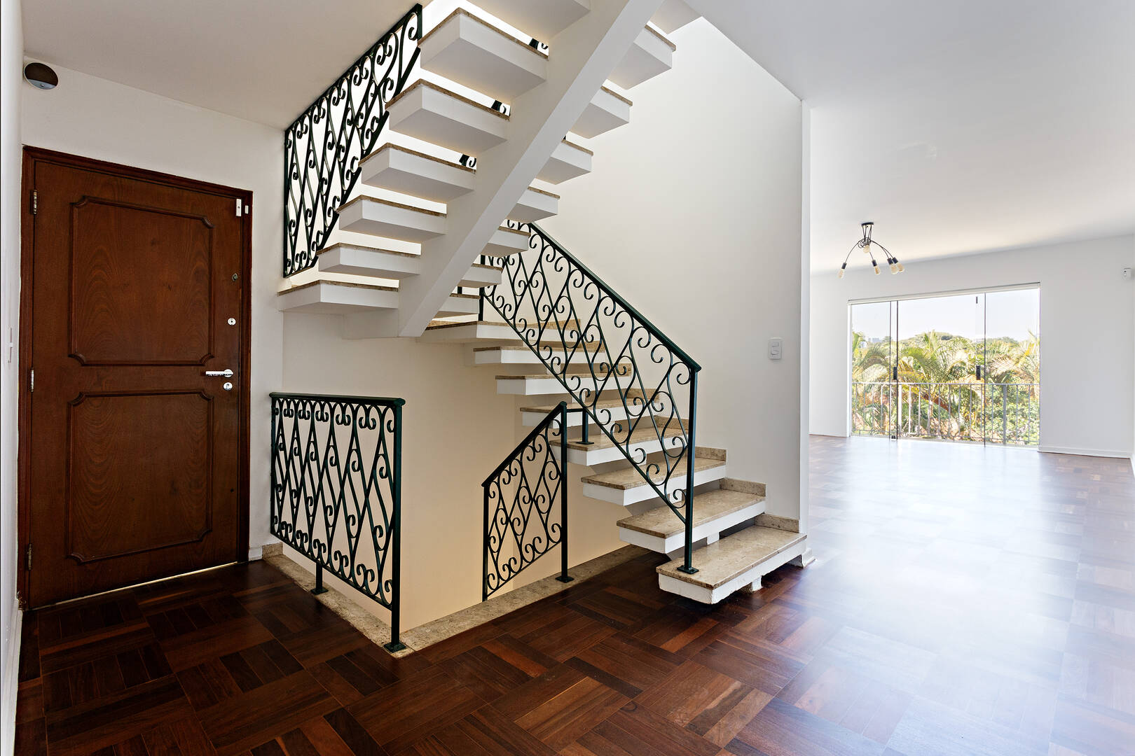 CASA À VENDA NO ALTO DE PINHEIROS - M Baroni Prime