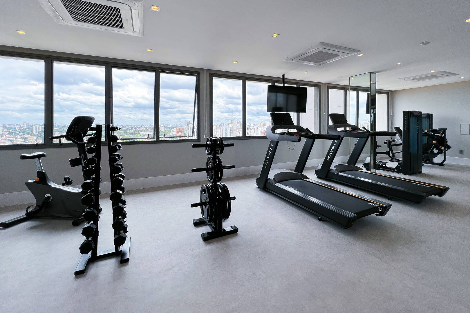  - Lindo studio totalmente mobiliado , no melhor da região do Ibirapuera