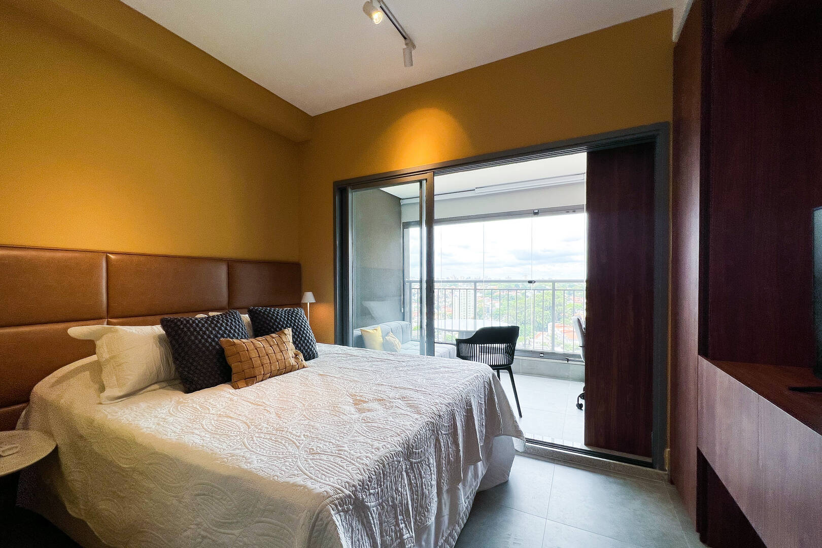  - Lindo studio totalmente mobiliado , no melhor da região do Ibirapuera