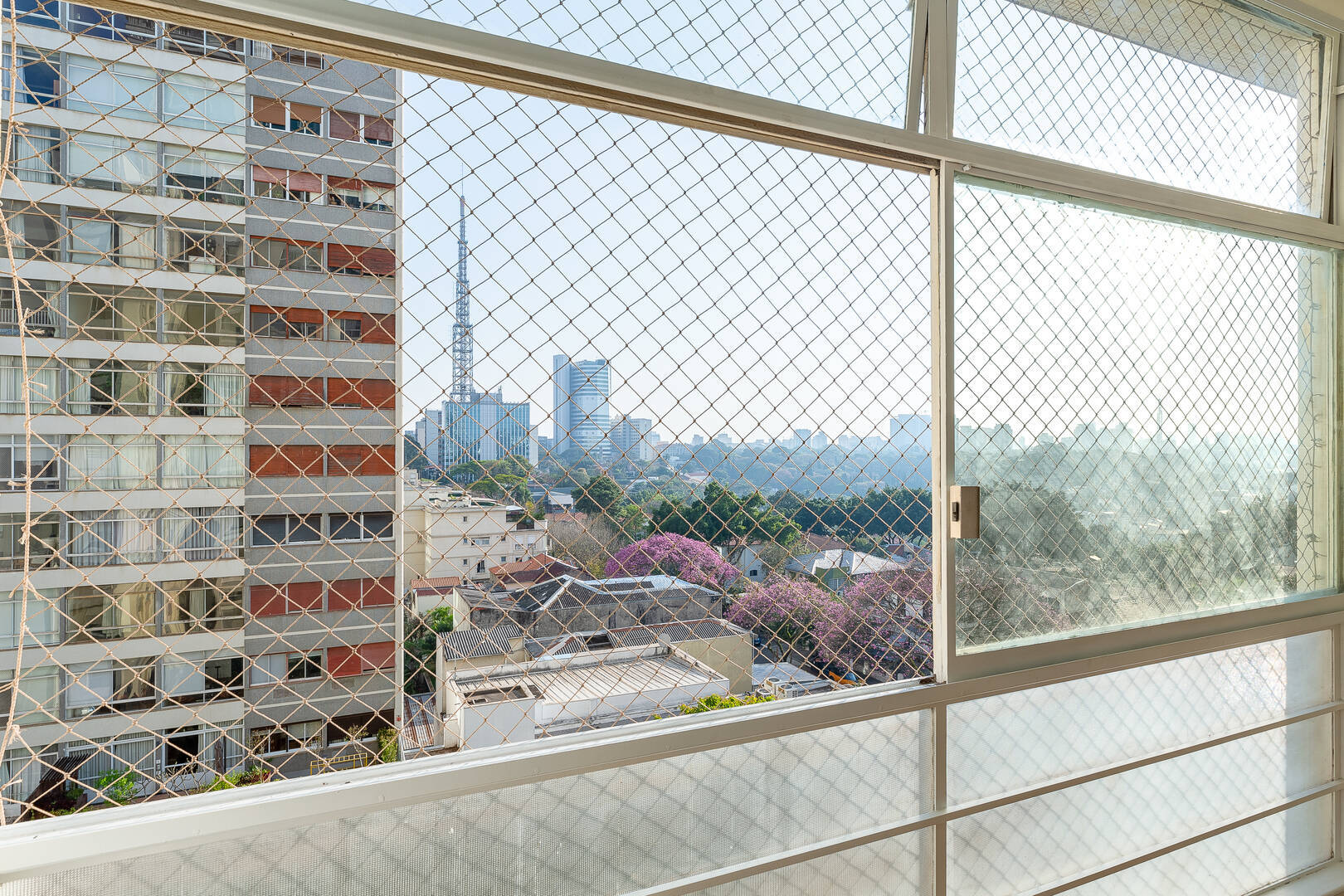  - Apartamento para Locação com 02 dormitórios e 1 Vaga, 60m - Higienópolis