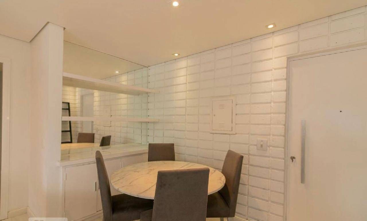  - Apartamento com 2 dormitórios à venda em Moema