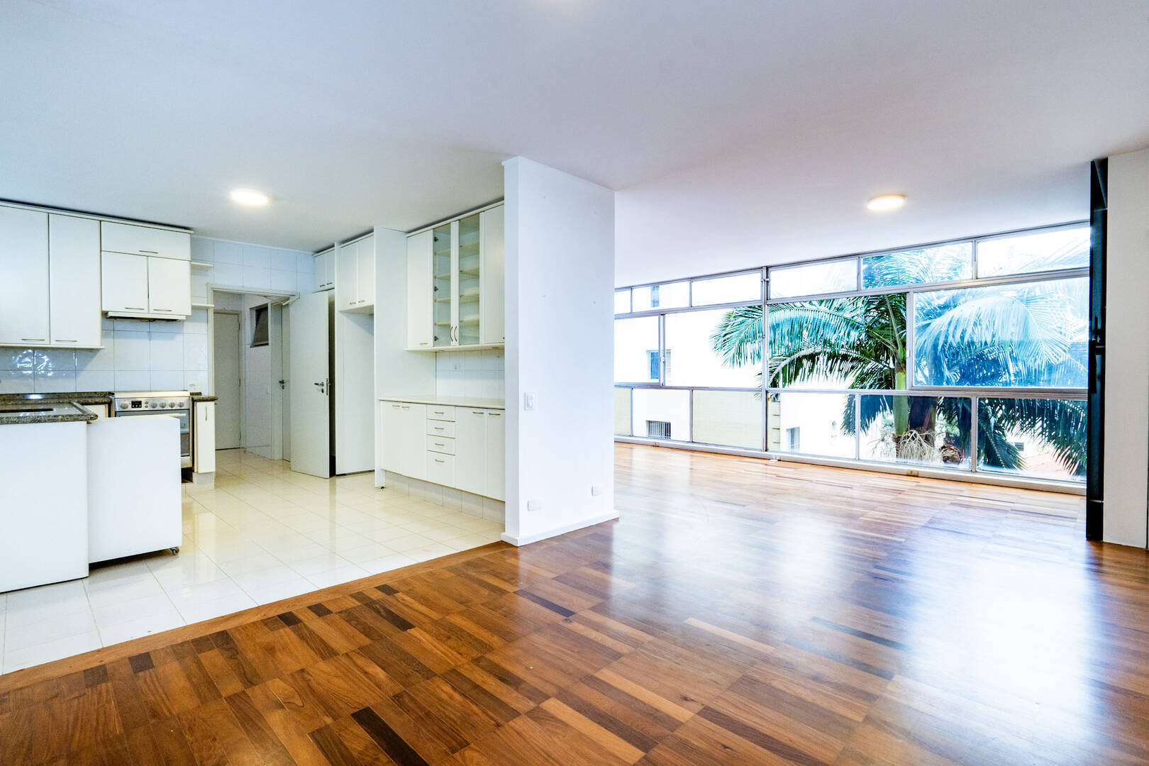 Apartamento à venda com 3 quartos, 170m² - Cerqueira César,