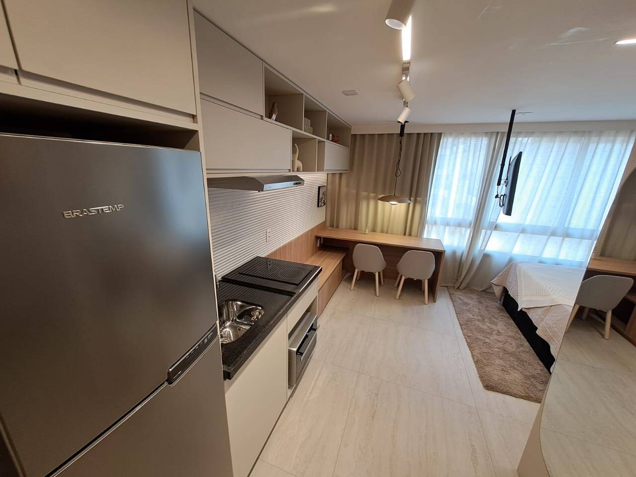 APARTAMENTO PARA LOCAÇÃO , PINHEIROS , 1 DORM , 20M2 , 1 VAGA - M Baroni Prime