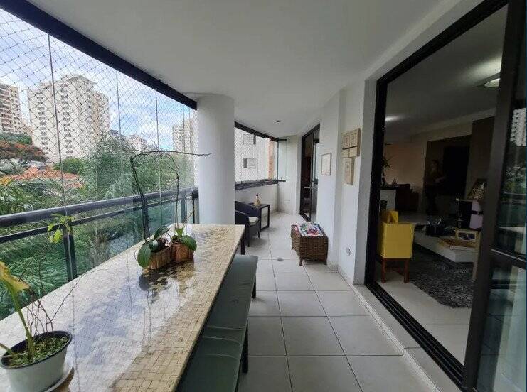 Apartamento à venda com 3 quartos, 178m² - Vila Anglo Brasileira,