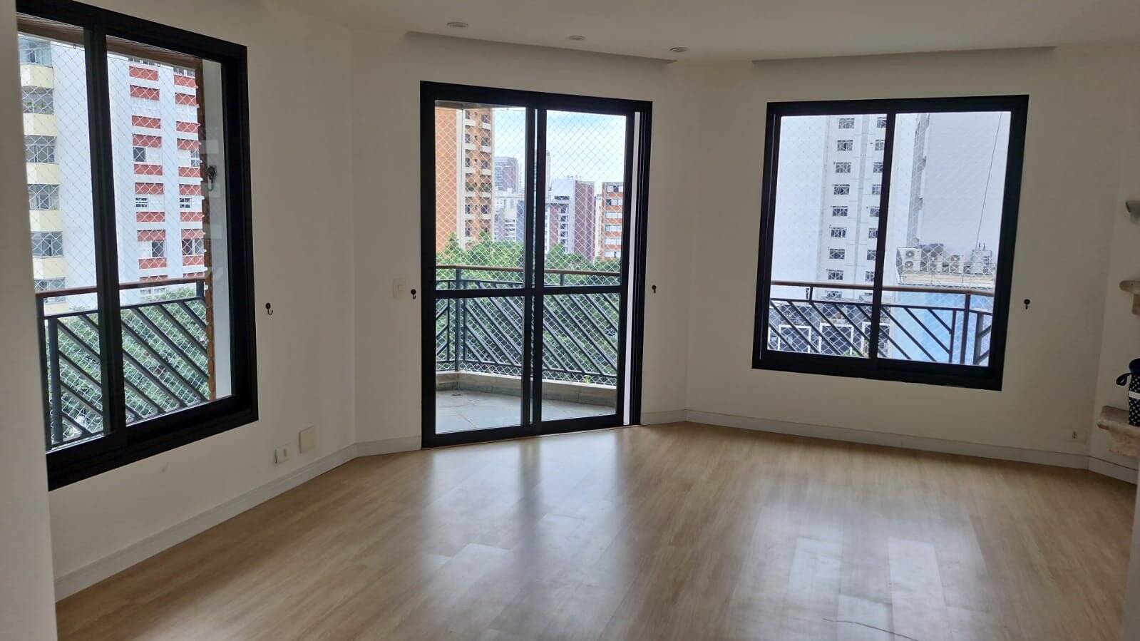  - Apartamento com 4 dormitórios para locação na Vila Mariana