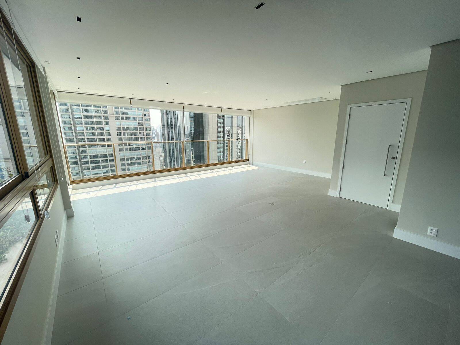  - Apartamento com 3 dormitórios para locação no Itaim Bibi