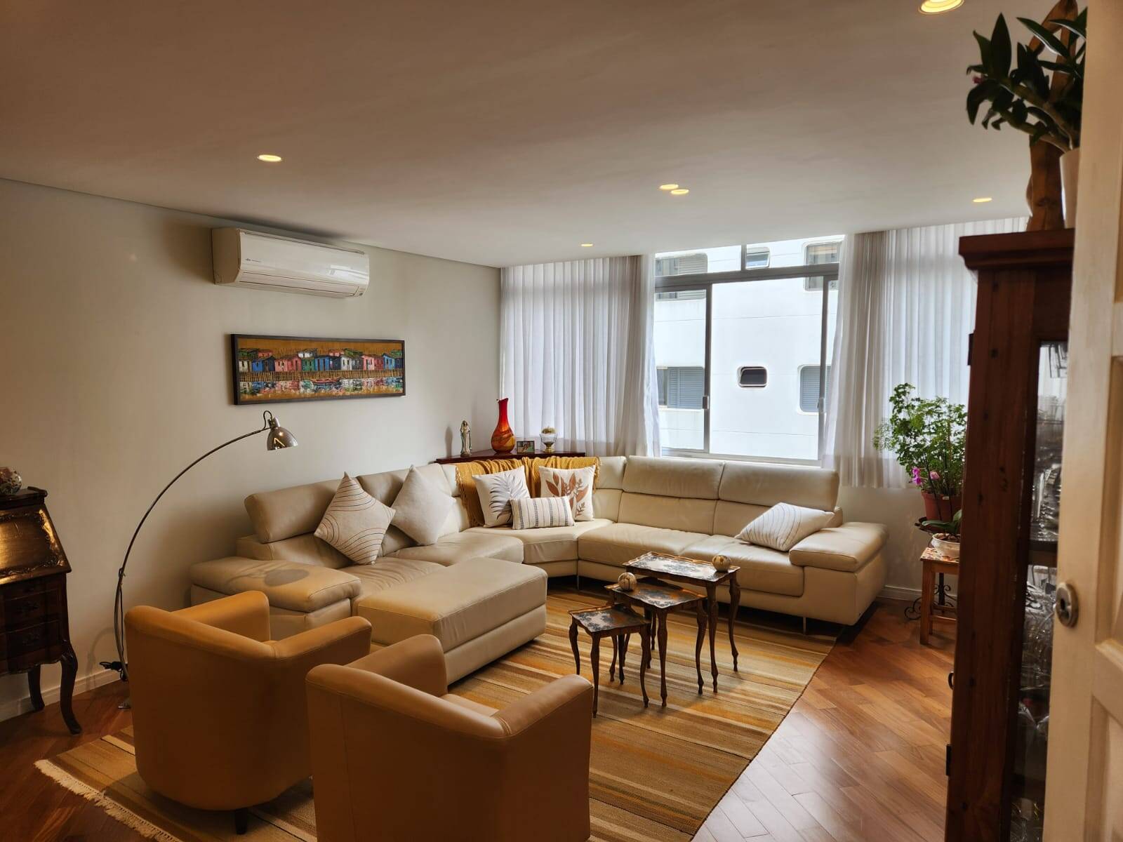 Apartamento com 3 dormitórios à venda no Jardim Paulista - M Baroni Prime