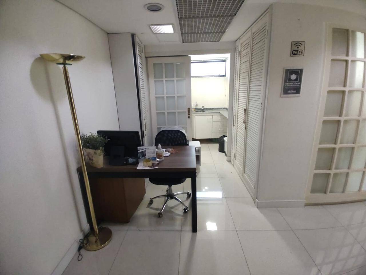  - Conjunto comercial com 2 salas para locação em Moema