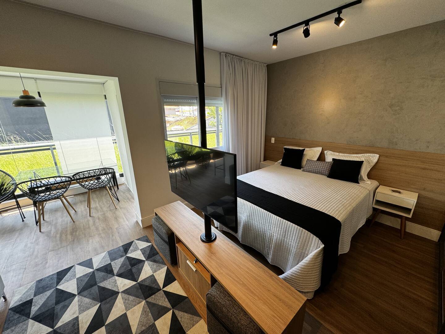  - Apartamento Garden mobiliado para locação, 01 Dormitório 02 vagas, 77m²