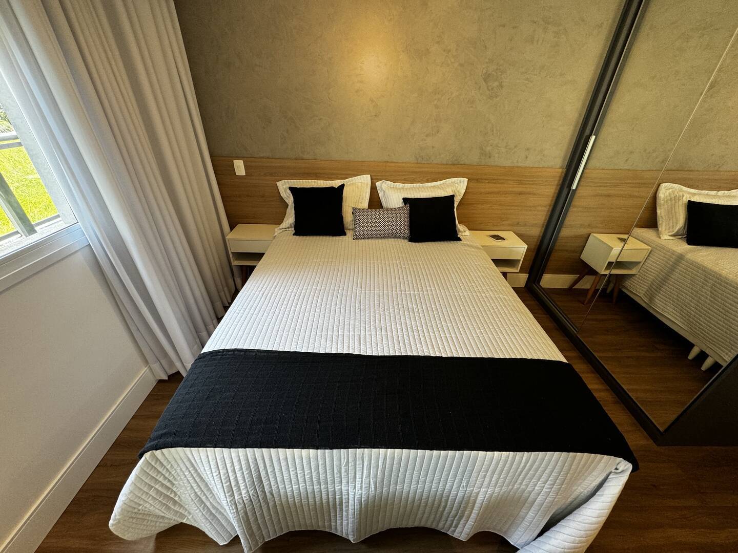  - Apartamento Garden mobiliado para locação, 01 Dormitório 02 vagas, 77m²