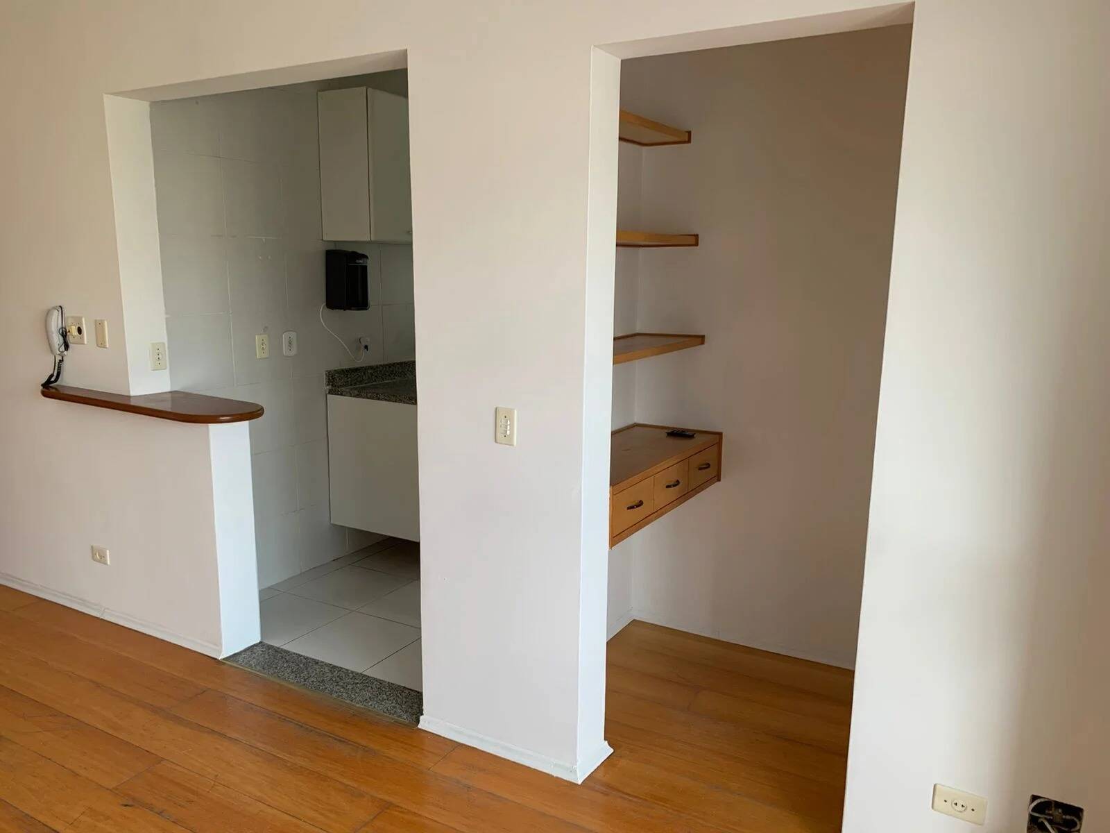  - Apartamento com 1 dormitório para locação na Consolaçao