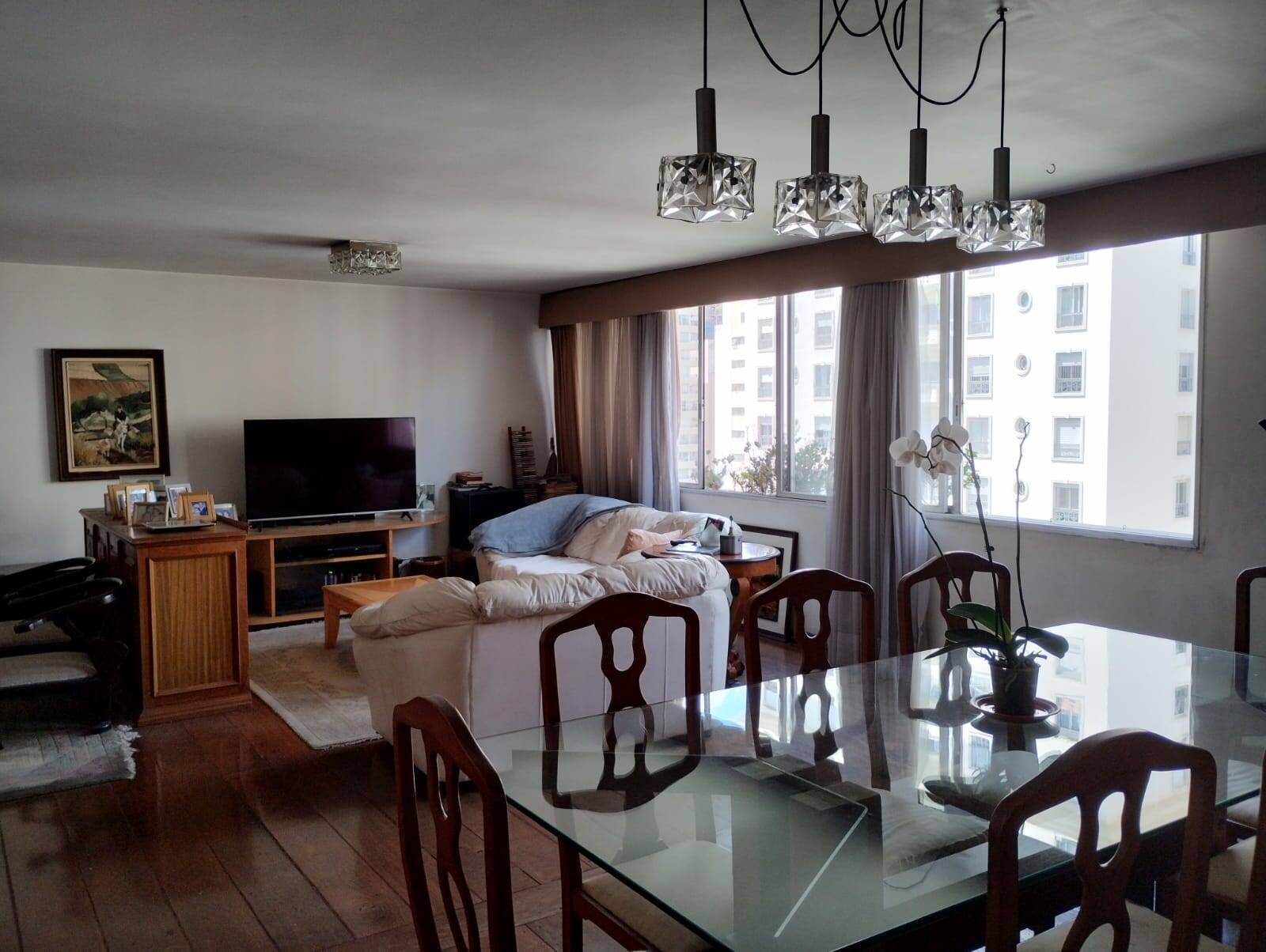Apartamento à venda com 3 quartos, 207m² - Jardim Paulista,