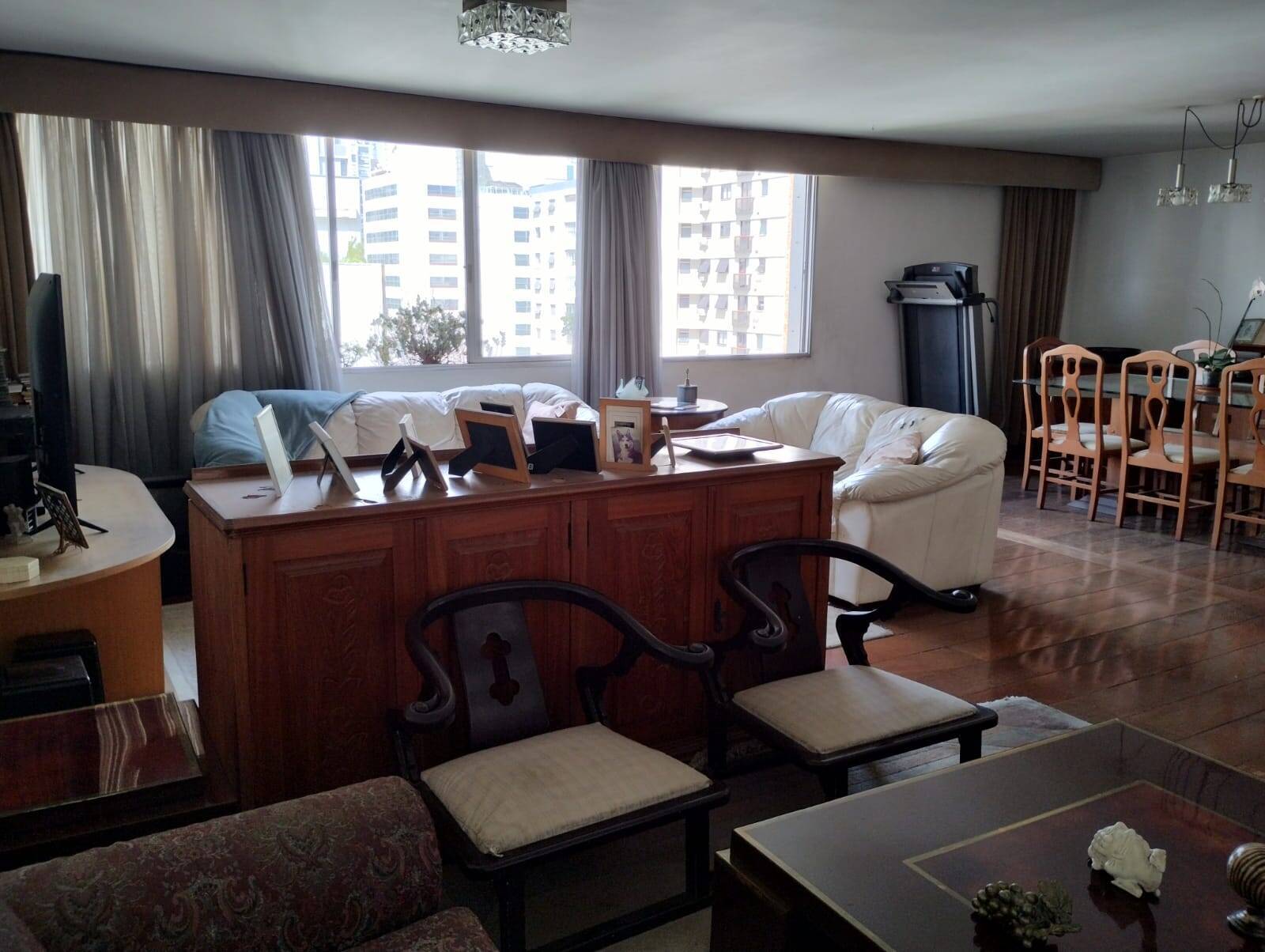 Apartamento à venda com 3 quartos, 207m² - Jardim Paulista,