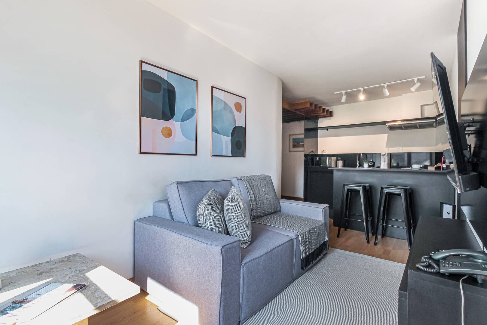  - APARTAMENTO P/ LOCAÇÃO, JD. PAULISTA ,1 Q (1 SUITE ),1 VAGA , MOBILIADO.