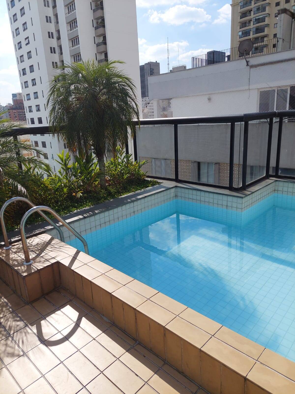  - Ótimo Apartamento na Alameda Campinas 2 dormitórios 1 suíte com 2 vagas