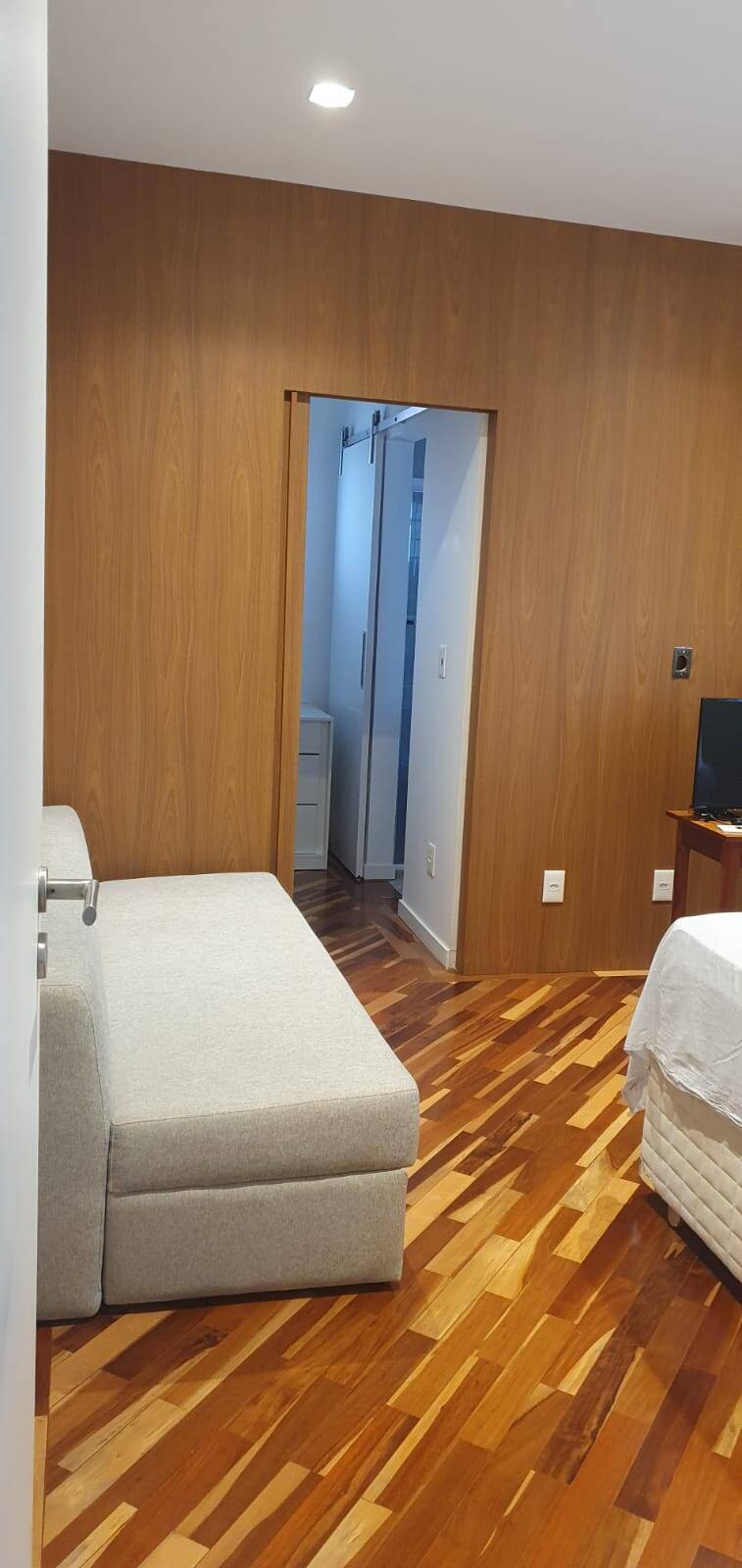  - Magnífica casa, situada na tranquila e arborizada Vila São Silvestre,