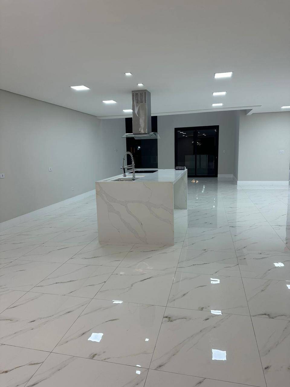 Casa à venda com 3 quartos, 382m² - Itaqui,