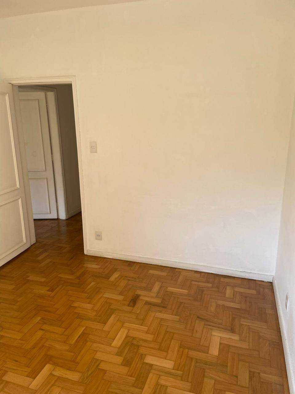  - Lindo apartamento Rua Cravinhos  próximo Oscar Freire  3 dormitórios 160m2
