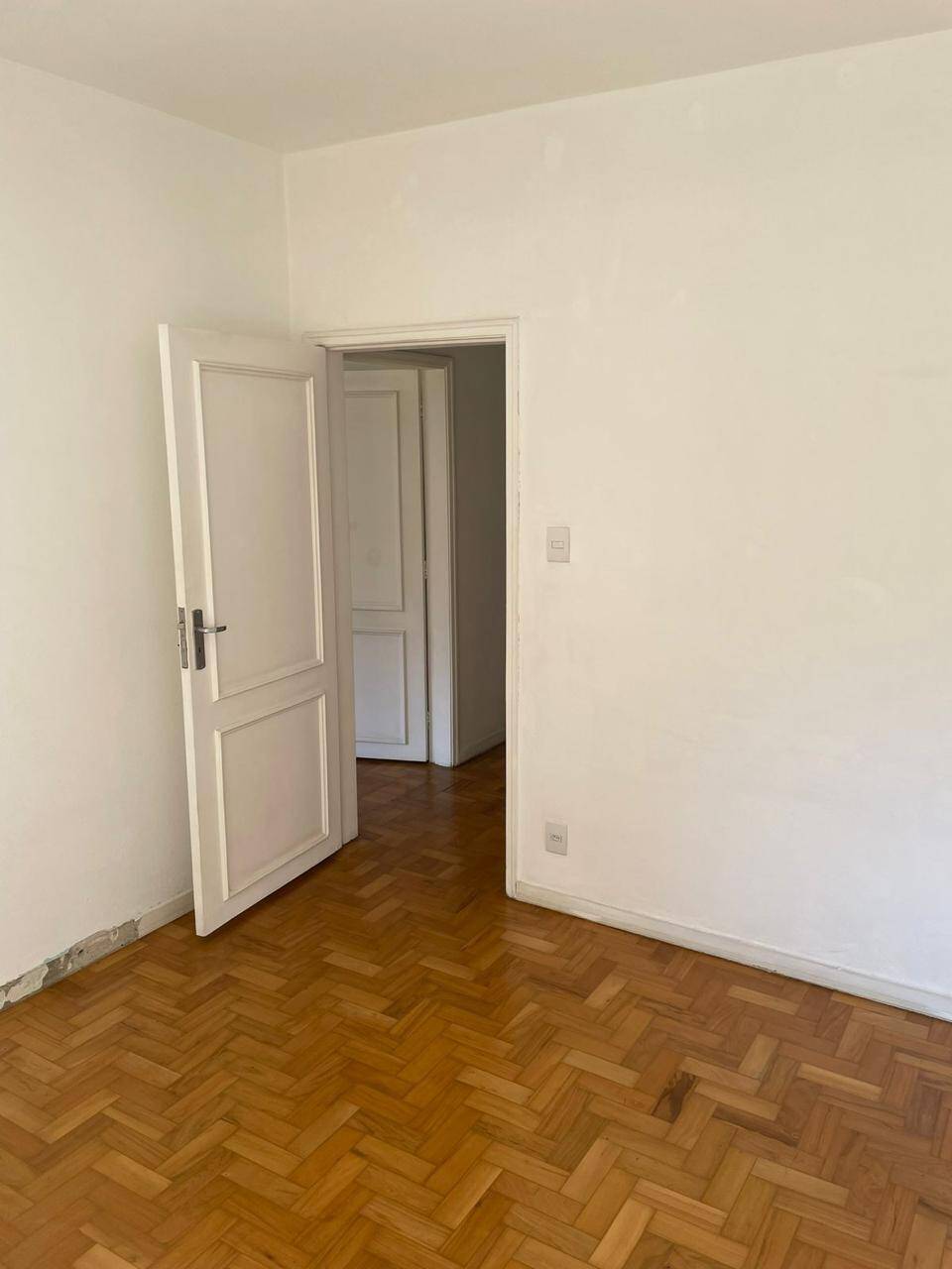  - Lindo apartamento Rua Cravinhos  próximo Oscar Freire  3 dormitórios 160m2