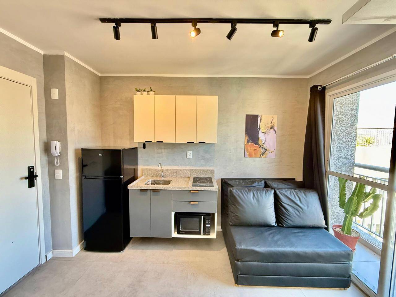  - Maravilhoso Studio no 1610 andar  frente piscina, último andar e face norte