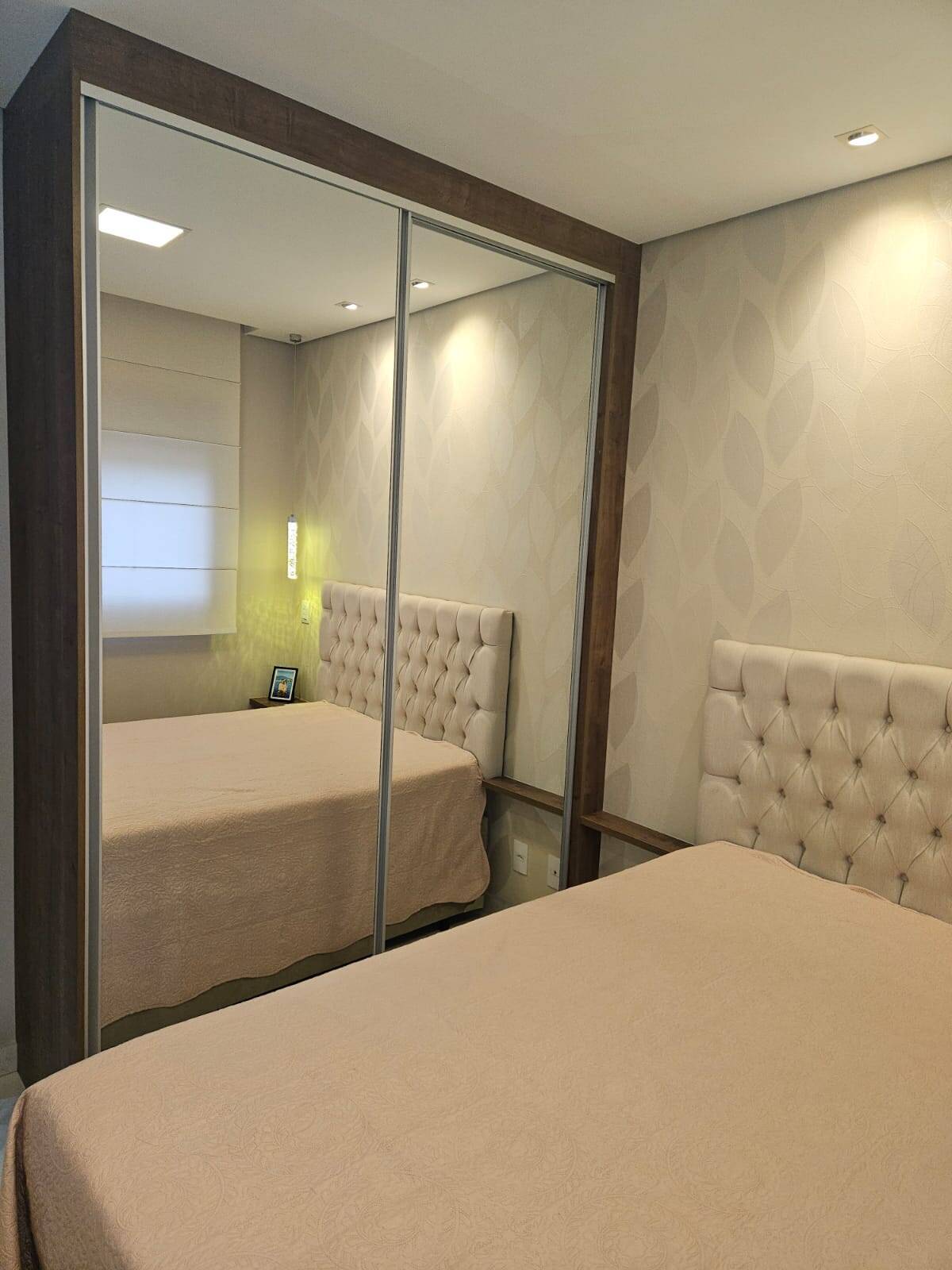  - Apartamento decorado em ótimo estado ao lado do metro.