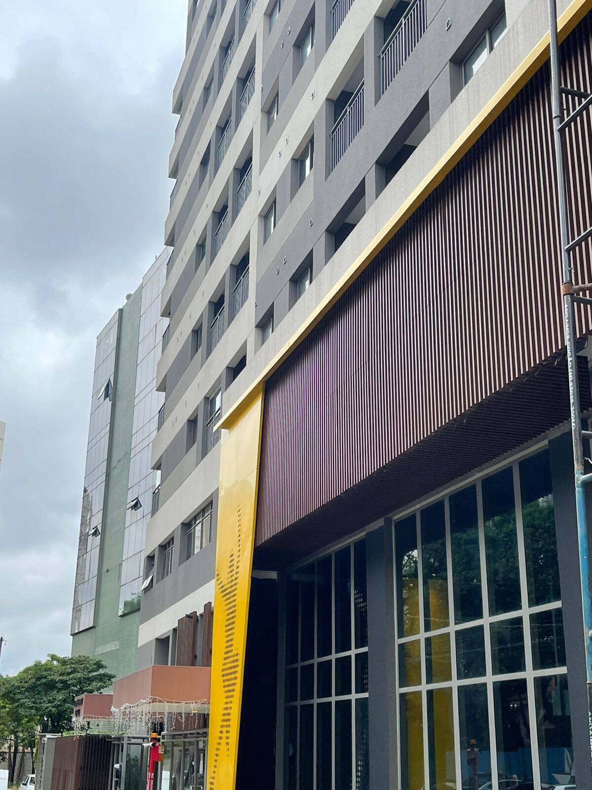  - Apartamento venda O imóvel conta com 75m² na Vila Independência