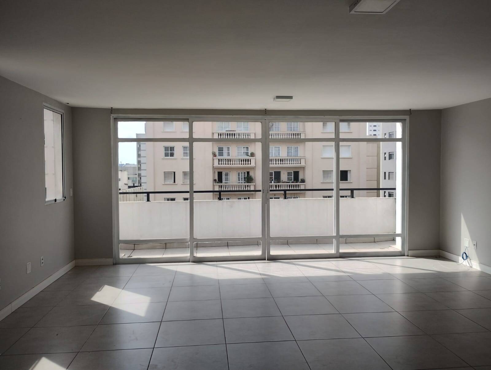 Duplex para locação 03 dormitórios, 01 Suíte, 02 vagas, 277² - Paraíso - M Baroni Prime