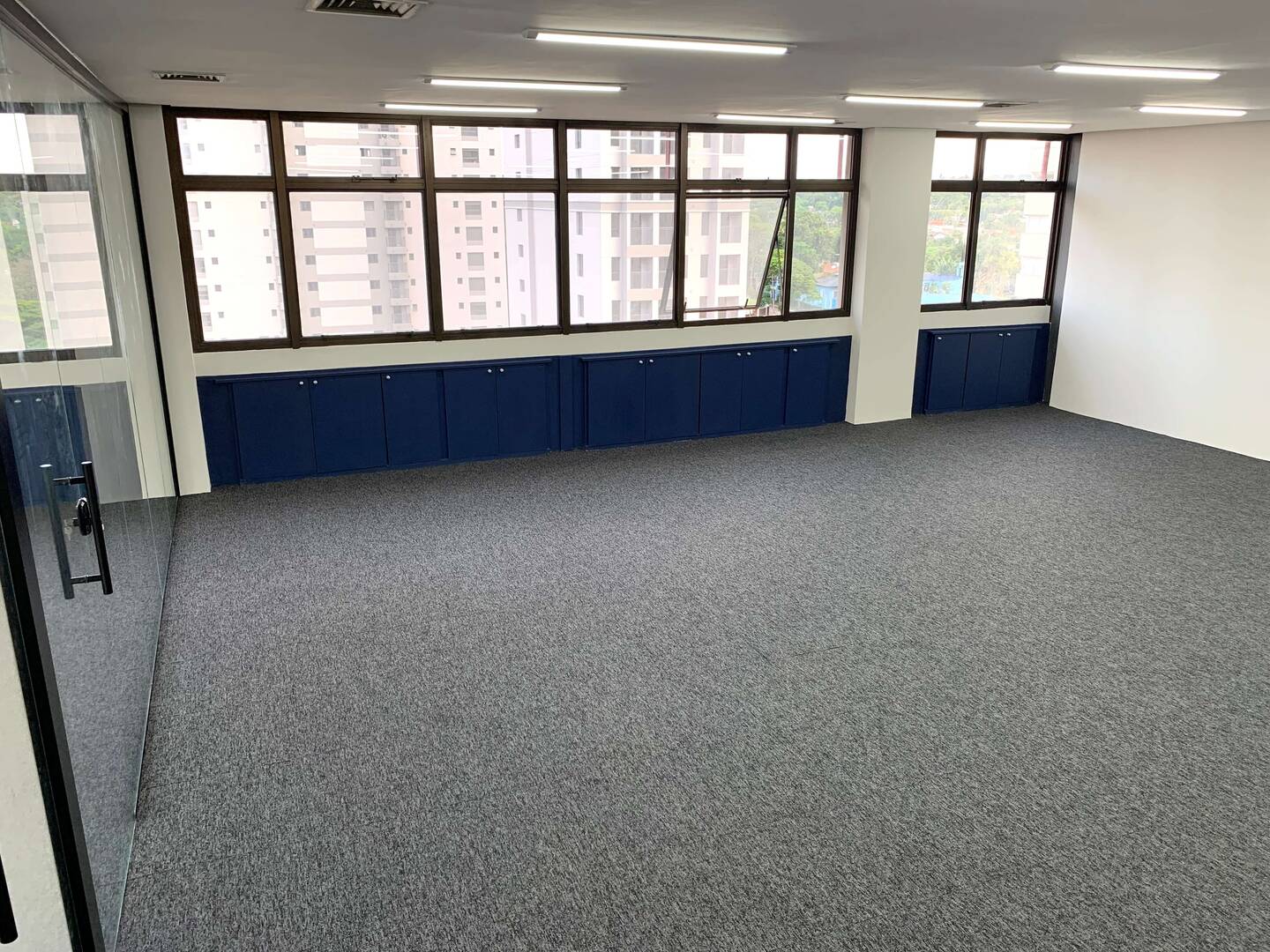 - Aluga-se Sala comercial 130 m2 próx. ao METRÔ BROOKLIN