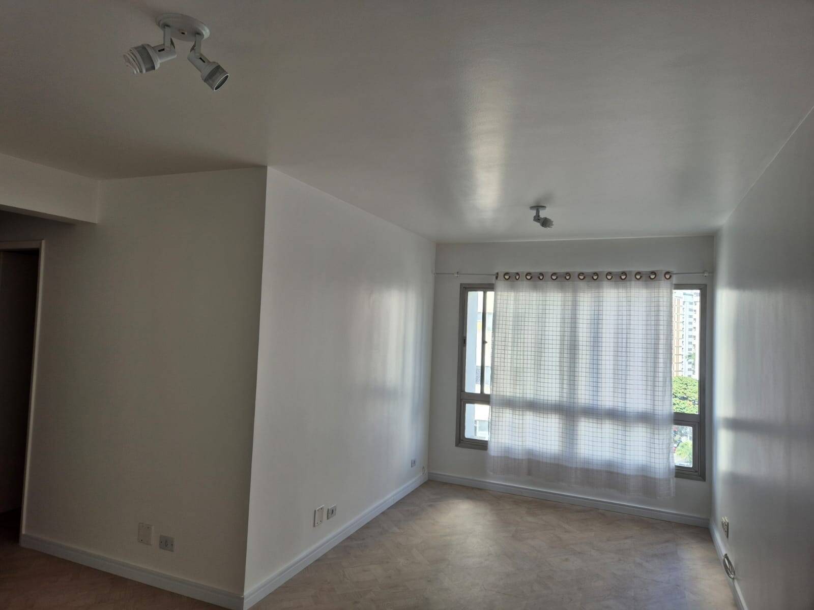  - Apartamento para locação na Aclimação, 65 m², 3 quartos, 1 vaga