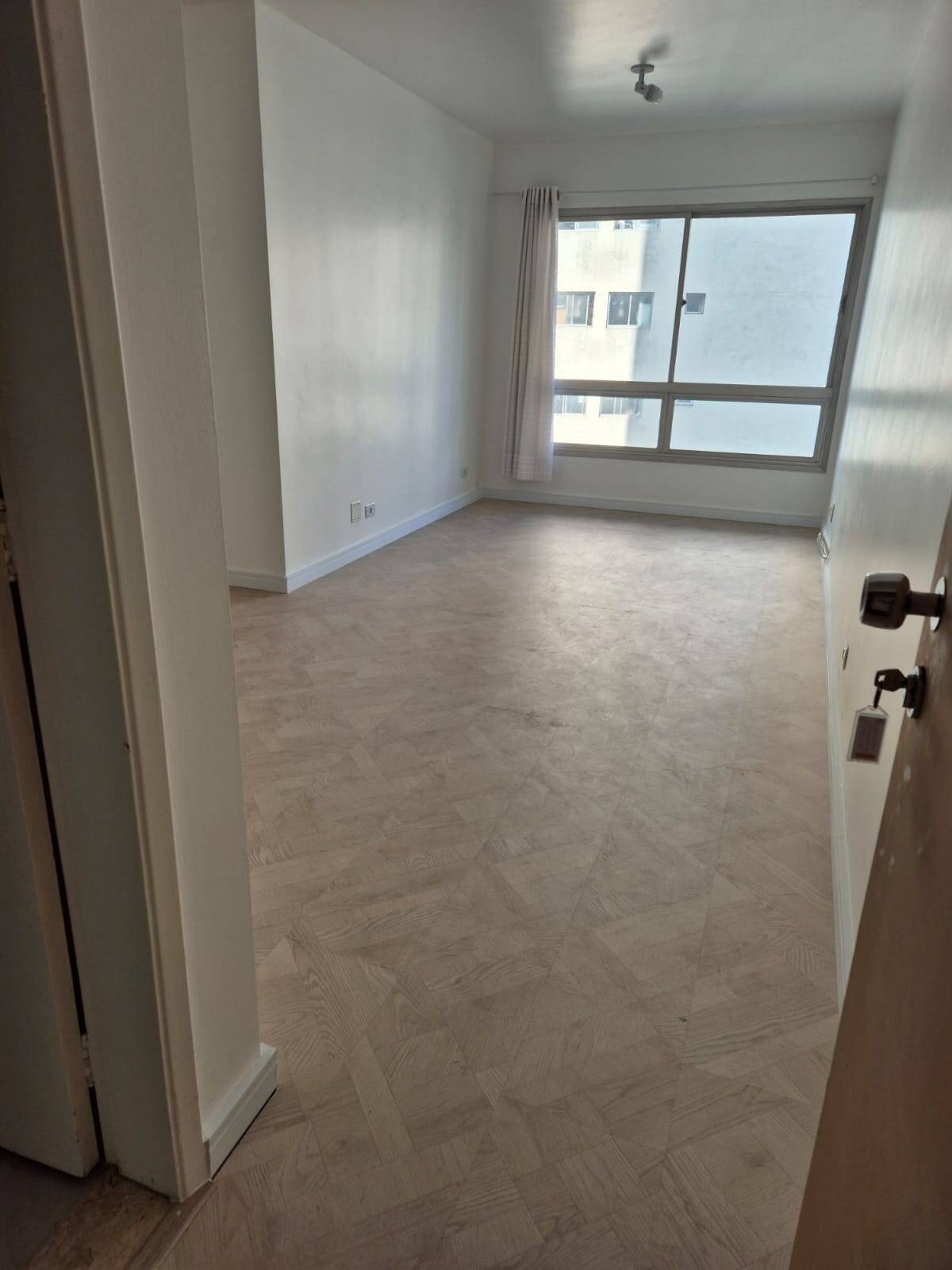  - Apartamento para locação na Aclimação, 65 m², 3 quartos, 1 vaga