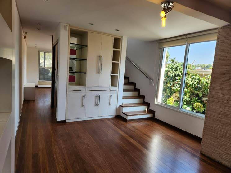 Casa à venda com 3 quartos, 189m² - Mirandópolis,