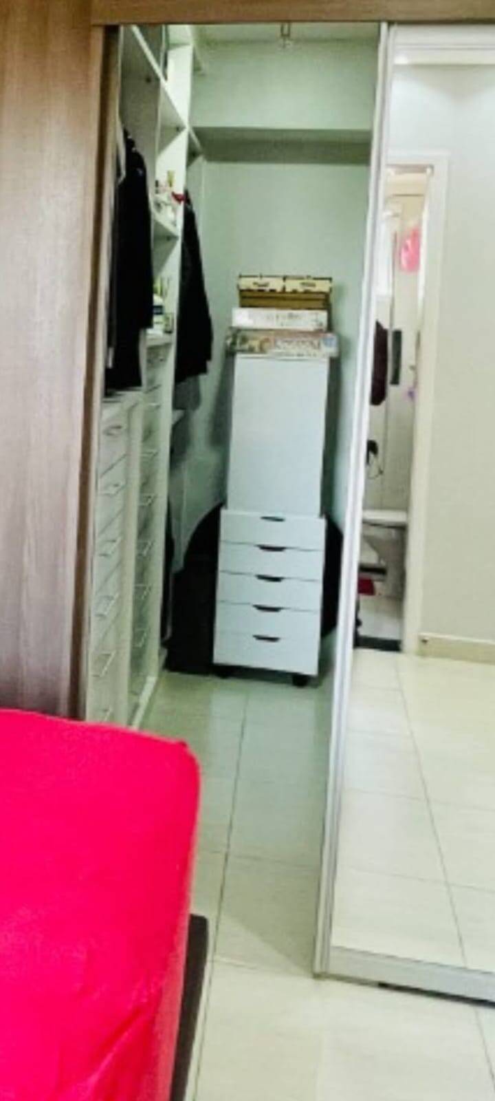  - Apartamento mobiliado e Decorado. São 3 dormitórios e 1 suíte com closet