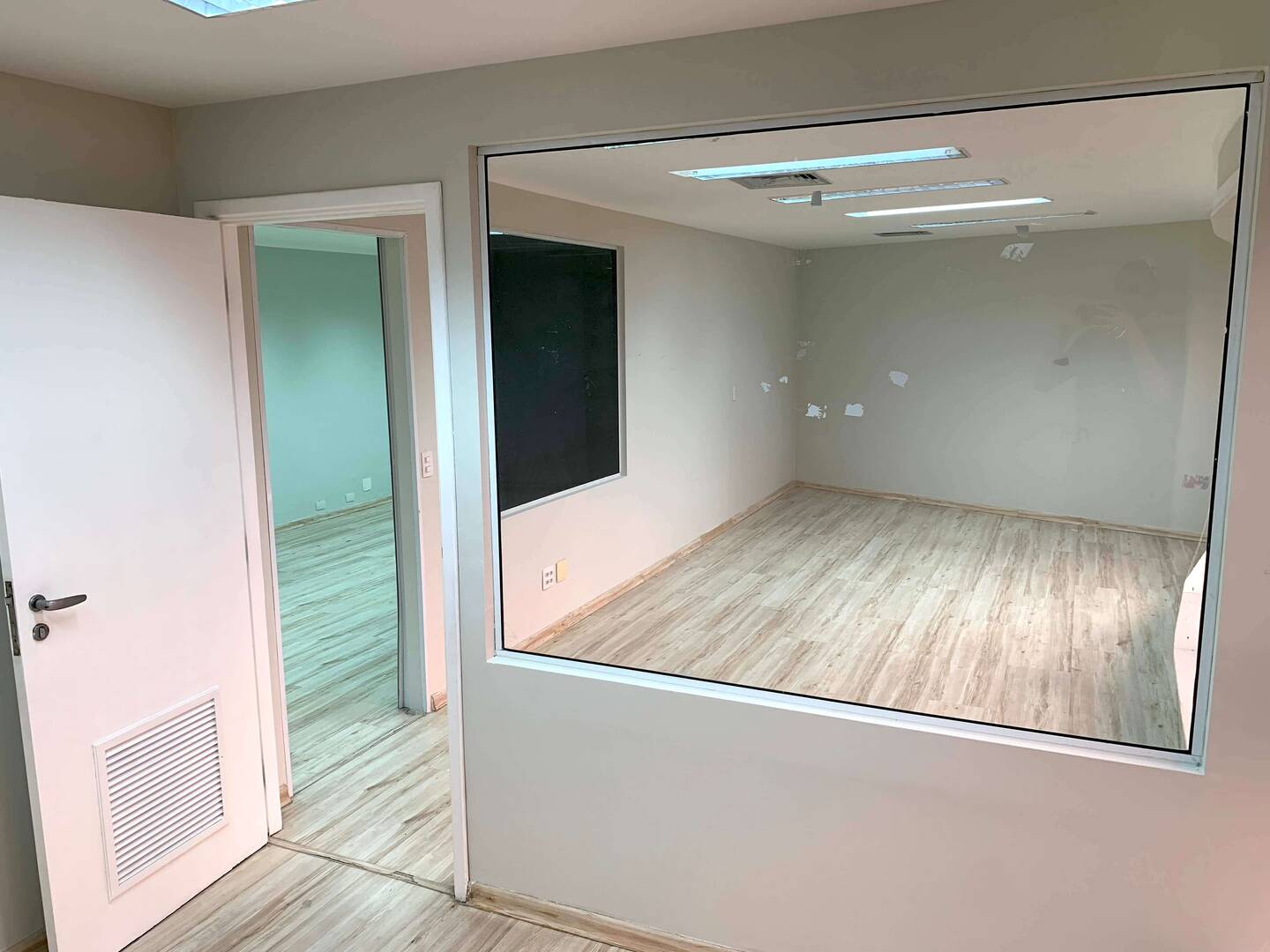  - Sala Comercial 180 m2 Chácara Santo Antônio