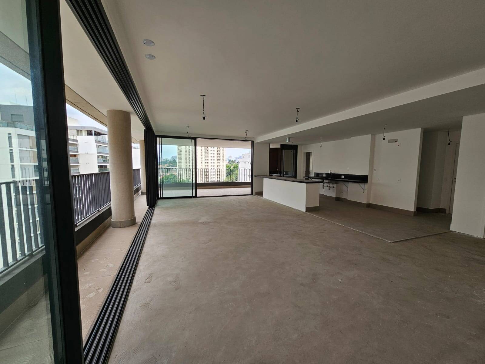  - Apartamento à venda em Perdizes com 3 suites, 2 vagas 195m²