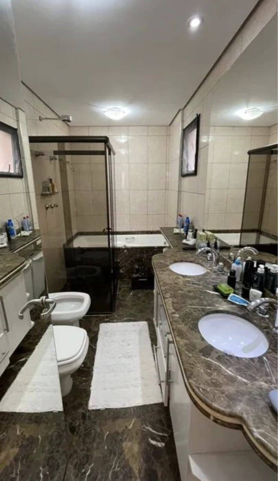  - Lindo e amplo apartamento em Moema 167m2 com 3 Suítes! 5 Banheiros 4 Vagas