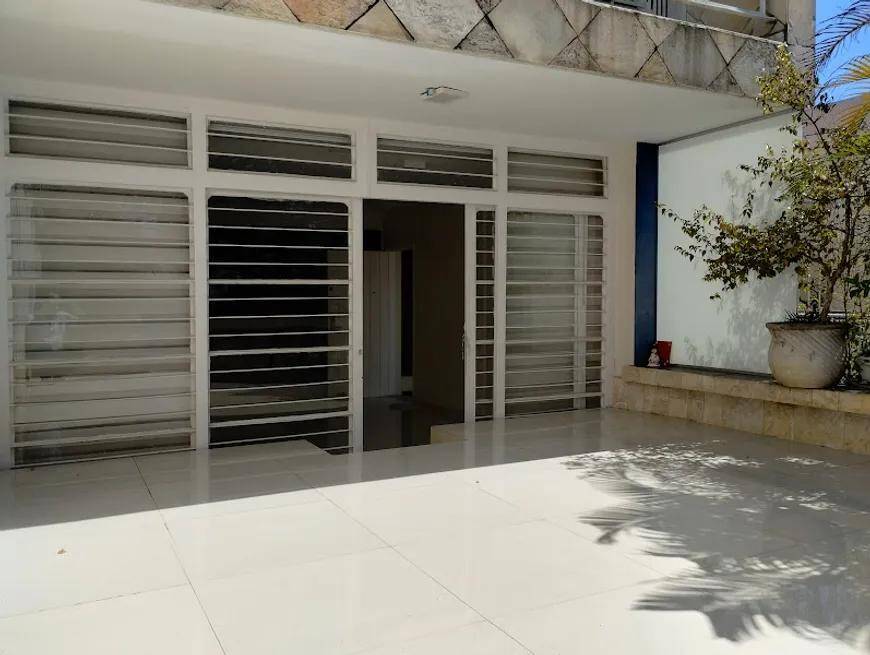 Casa à venda com 3 quartos, 230m² - Jardim da Glória,