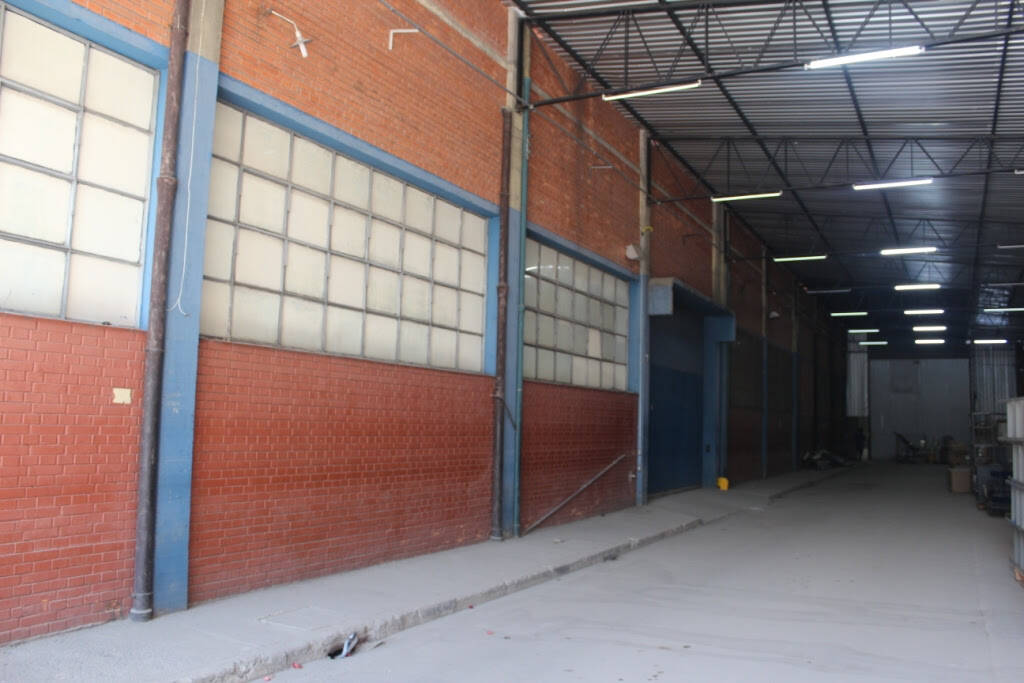  - Galpão e escritórios disponíveis para locação em Osasco