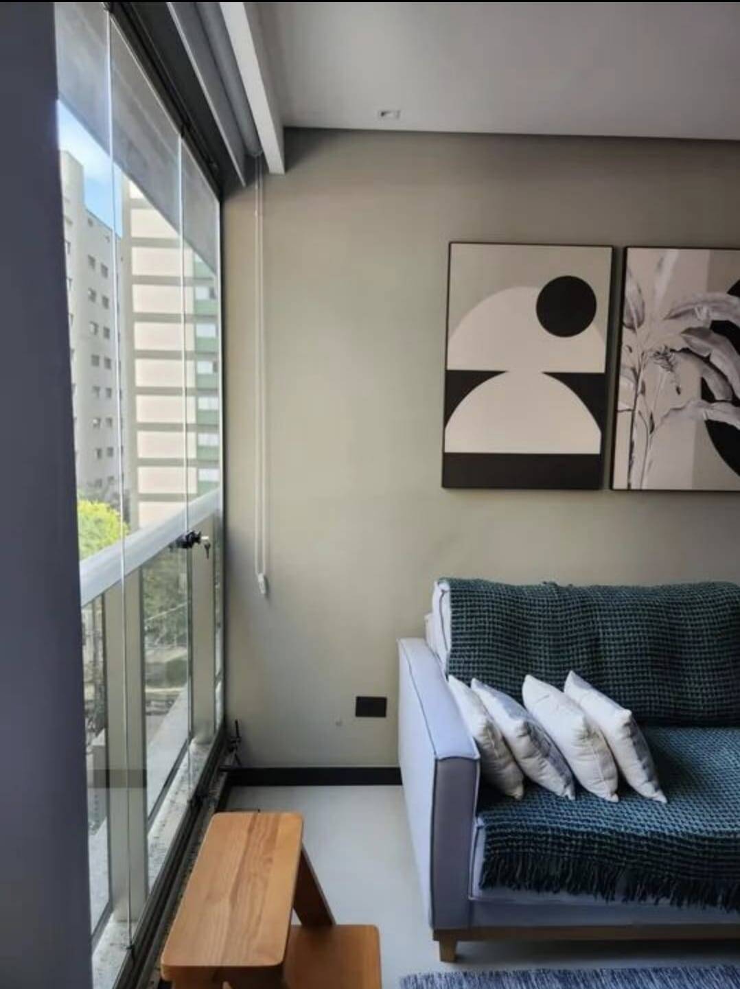 Apartamento bem localizado e com mobília completa - M Baroni Prime